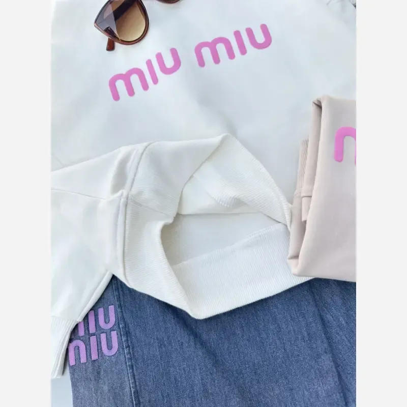 ست بلوز و شلوار لی دخترانه بچگانه طرح Miu Miu پاییزه دورس لاکرا سایز 45 تا 70